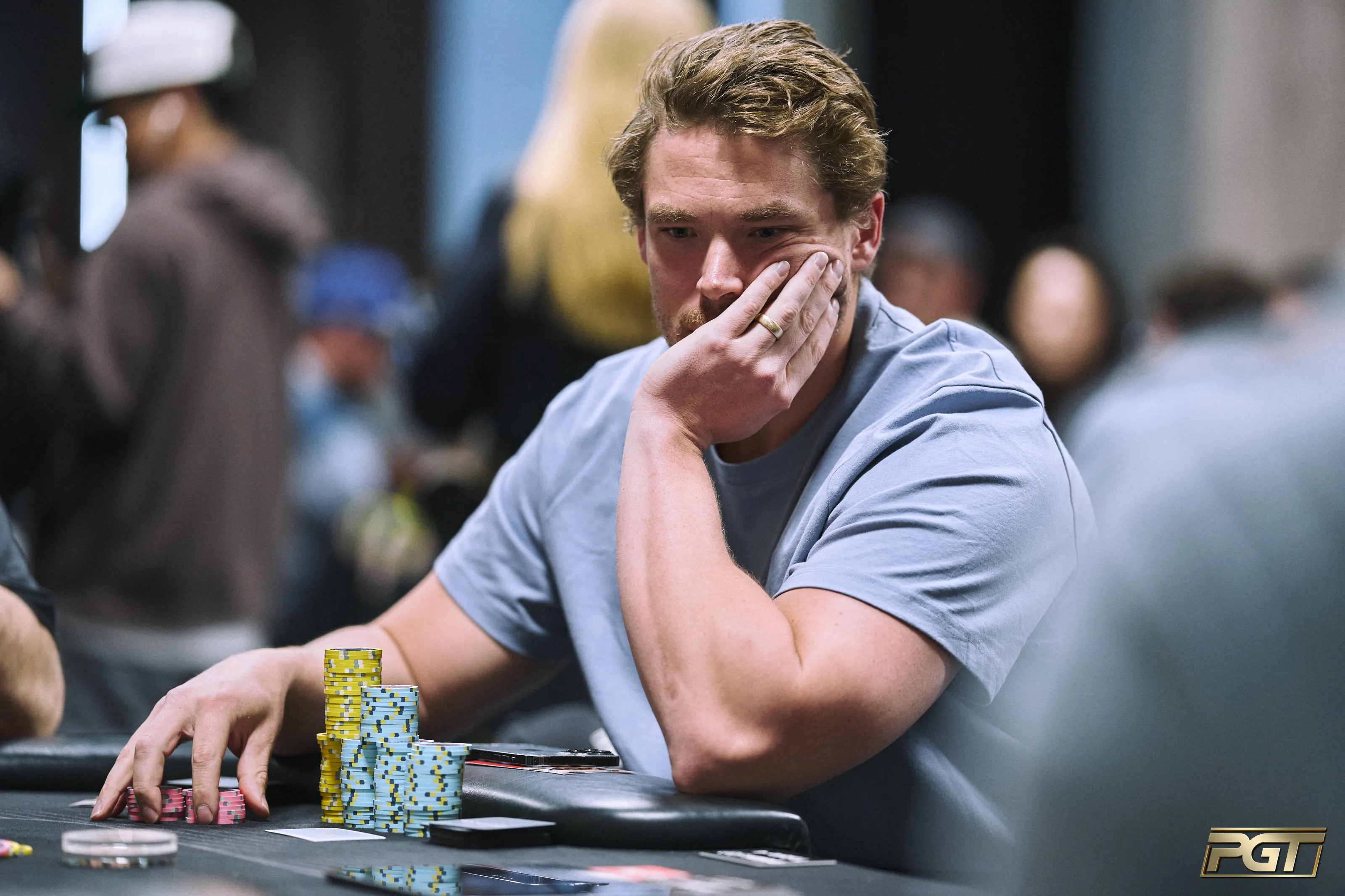 Alex Foxen hraje PGT na PokerGo.com