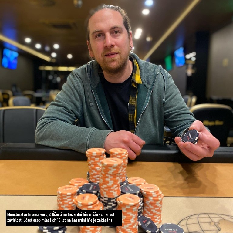 fotografie pokeroveho hr&aacute;če vaclava nejedleho v showdown poker clubu