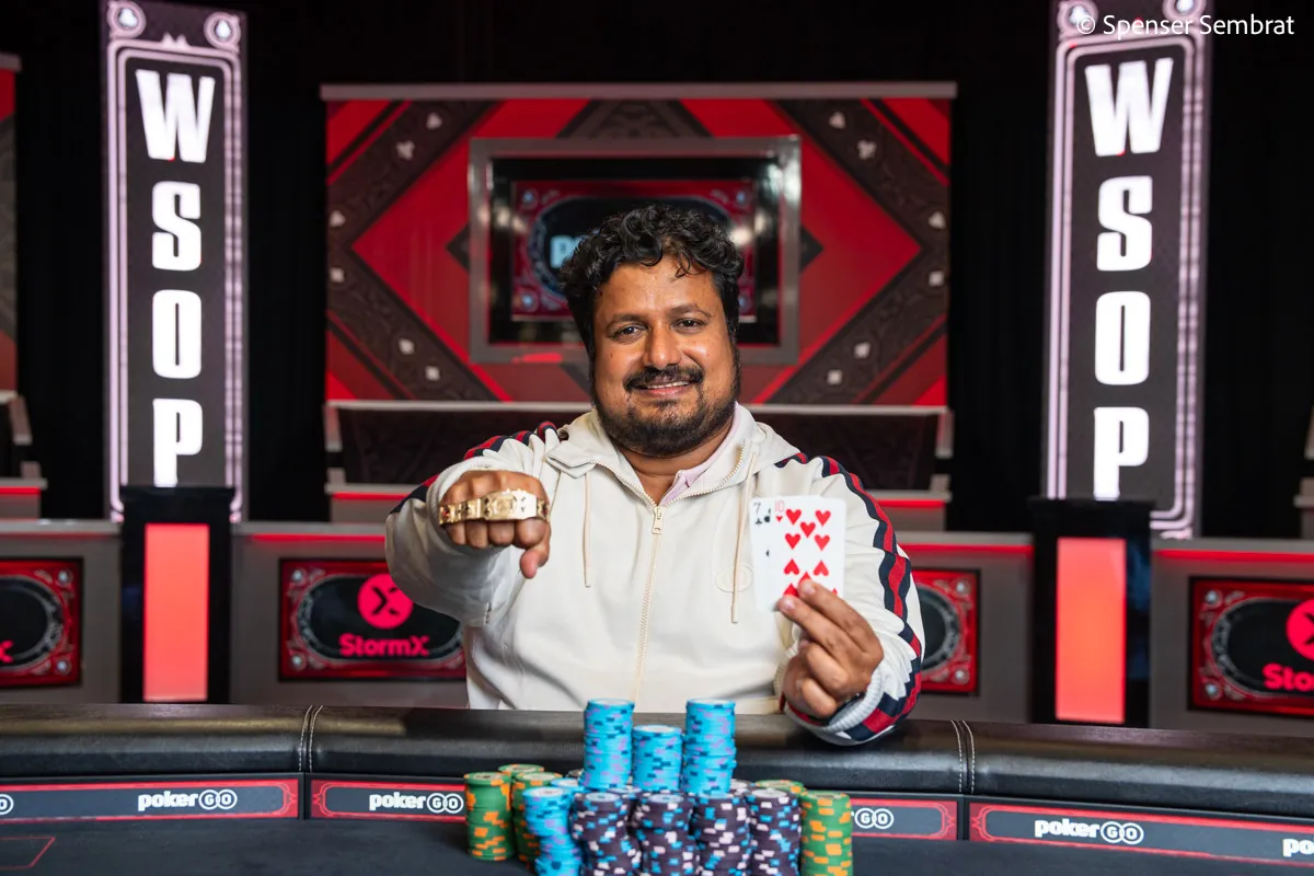 santosh suvarna s náramkem z WSOP