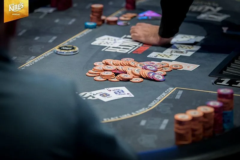 poker table