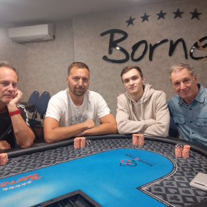 Středeční turnaj v Showdown poker klubu s garancí 30K gtd.