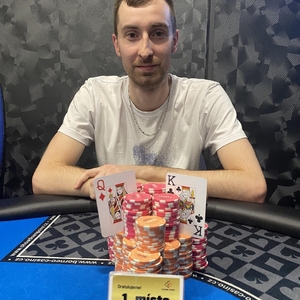 Kuba Černý vítězem pátečního pokerového turnaje v Showdow Poker Clubu