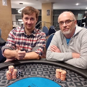 Showdown poker club: Středeční turnaj o 30 tisíc skončil rovným dílem 