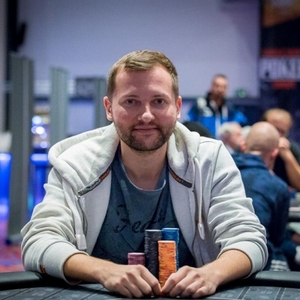 Mraky jede bomby! Do finále Swiss Poker Open jde z 5. místa