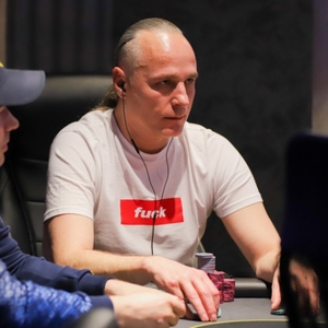 Card Casino Bratislava: Česká trojice Lón, Peter a Kouřil brala z WPT bounty turnajů stovky tisíc! Card Casino Bratislava: Česká trojice Lón, Peter a Kouřil brala z WPT bounty turnajů stovky tisíc!