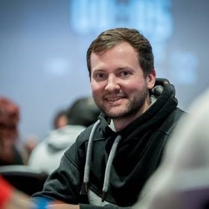King’s Resort Rozvadov: Petr Filip po druhém dni SPT třetí na chipech. Postupuje i Michal Mrakeš King’s Resort Rozvadov: Petr Filip po druhém dni SPT třetí na chipech. Postupuje i Michal Mrakeš