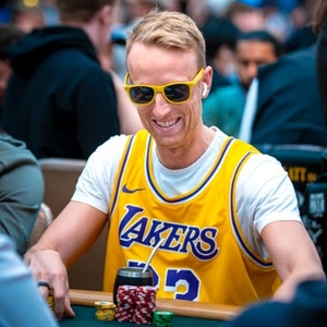 Střípky z WSOP 2024: Pustinova pozvánka do strip clubu a co řekl Kabrhel Negreanovi? Střípky z WSOP 2024: Pustinova pozvánka do strip clubu a co řekl Kabrhel Negreanovi?