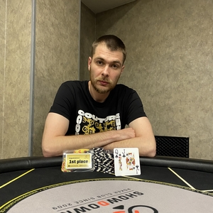 Poker Club Showdown: Rovný deal ve Friday Bigger