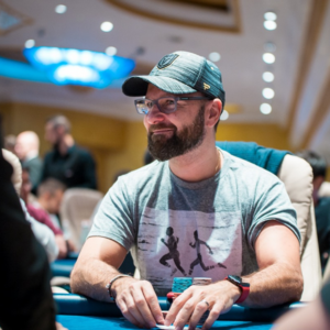 WSOP: Negreanu má 7. náramek! Martin Kabrhel určitě čekal víc WSOP: Negreanu má 7. náramek! Martin Kabrhel určitě čekal víc