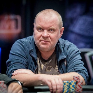 King's Prague: První flight Spade Poker Tour ovládl Petr Targa King's Prague: První flight Spade Poker Tour ovládl Petr Targa