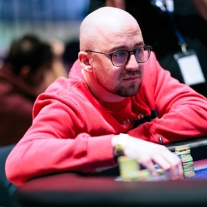 Z prvních dvou flightů Main Eventu WSOP postupují Šťastný, Kocáb a Pustina Z prvních dvou flightů Main Eventu WSOP postupují Šťastný, Kocáb a Pustina