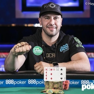 Michael Mizrachi vyhrál svůj šestý WSOP náramek, v rodině jich mají už jedenáct! Michael Mizrachi vyhrál svůj šestý WSOP náramek, v rodině jich mají už jedenáct!