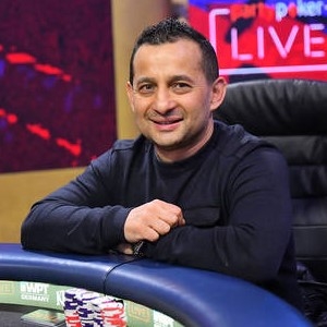 King's Casino: Do třetího hracího dne rekordního EPM vede 13 českých hráčů Josef Guláš King's Casino: Do třetího hracího dne rekordního EPM vede 13 českých hráčů Josef Guláš
