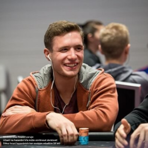Měli byste zkusit kariéru poker pro? Profesionální coach odpovídá