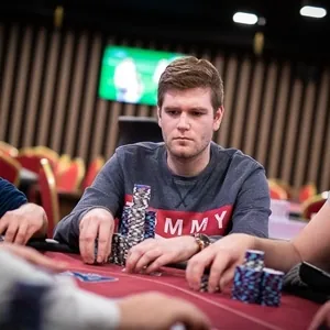King's Resort Rozvadov: Knapis vede domácí družinu z pátečních flightů Czech Poker Masters King's Resort Rozvadov: Knapis vede domácí družinu z pátečních flightů Czech Poker Masters