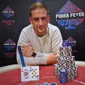Go4Games Hodolany: Mini High Roller Half Milionu vyhrál po 4-way dealu Jan Darda Go4Games Hodolany: Mini High Roller Half Milionu vyhrál po 4-way dealu Jan Darda