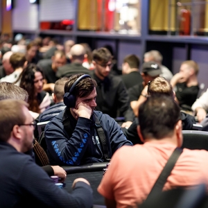 King's Resort Rozvadov: David Savočka postupuje na big stacku ve WSOPE Mini Main Eventu King's Resort Rozvadov: David Savočka postupuje na big stacku ve WSOPE Mini Main Eventu