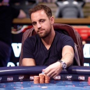King's Resort Rozvadov: Českou sedmičku postupujících ve WSOPE Mini Main Eventu vede Robert Kokoška King's Resort Rozvadov: Českou sedmičku postupujících ve WSOPE Mini Main Eventu vede Robert Kokoška