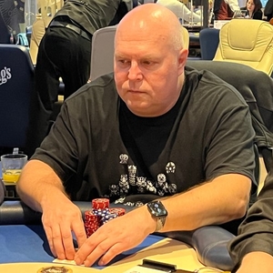 Říjnové vydání Pokerman Road to CPM IV vyhrál po nejrychlejším heads-upu série Tomáš Švec