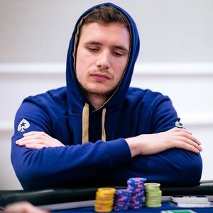 EPT Kypr: Roman Hrabec dnes na finálovém stole $50K Super HIgh Rolleru bojuje o 18 miliónů! EPT Kypr: Roman Hrabec dnes na finálovém stole $50K Super HIgh Rolleru bojuje o 18 miliónů!