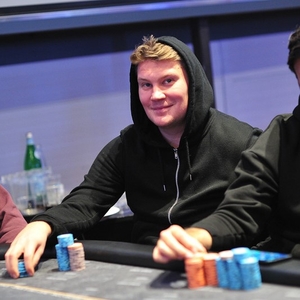 King's Resort Rozvadov: Stříbrná příčka na závěr pro Savočku, v Main Eventu stovky tisíc pro Krahulu a Tomasjedno King's Resort Rozvadov: Stříbrná příčka na závěr pro Savočku, v Main Eventu stovky tisíc pro Krahulu a Tomasjedno