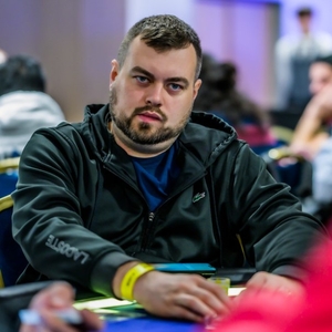 EPT Prague 2024 den 8: Českých sedm statečných v €3k Mystery Bounty vede Ondřej Goetz EPT Prague 2024 den 8: Českých sedm statečných v €3k Mystery Bounty vede Ondřej Goetz