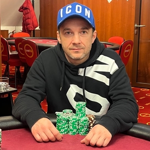 Casino C40: Největší turnaj roku s GTD 200.000 Kč dospěl do 8-way dealu, formálním králem Michal W. Casino C40: Největší turnaj roku s GTD 200.000 Kč dospěl do 8-way dealu, formálním králem Michal W.