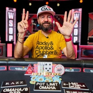 Daniel Negreanu: Od zázračného dítěte k pokerové legendě s výhrami 1,4 miliardy korun Daniel Negreanu: Od zázračného dítěte k pokerové legendě s výhrami 1,4 miliardy korun