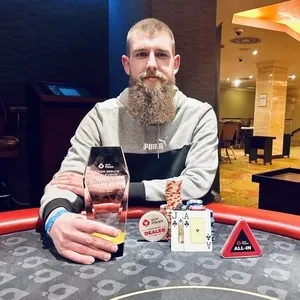 Grand Casino Aš: Vítěz ME Poker Giants vyhrál €8.500, jak dopadl Dominik Martan? Grand Casino Aš: Vítěz ME Poker Giants vyhrál €8.500, jak dopadl Dominik Martan?