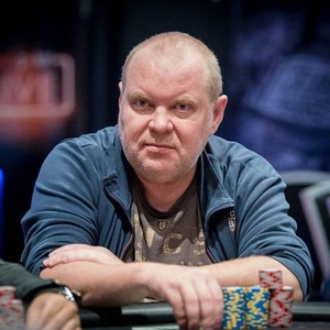King's Resort: Petr Targa a Boni v čele české čtrnáckty sobotních postupujících v Main Evetnu King's Resort: Petr Targa a Boni v čele české čtrnáckty sobotních postupujících v Main Evetnu