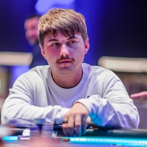 PokerStars Open: Micheal Sklenička a Jakub Štěrba postupují v High Rolleru PokerStars Open: Micheal Sklenička a Jakub Štěrba postupují v High Rolleru