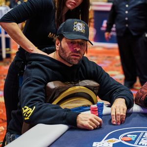 High Stakes poker: Nick Salomon prohrál pot 22 milionů Kč. S Ac3c. Preflop. High Stakes poker: Nick Salomon prohrál pot 22 milionů Kč. S Ac3c. Preflop.