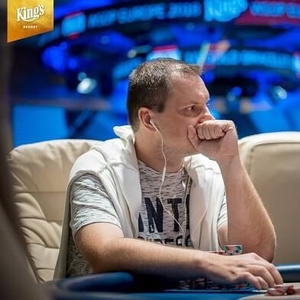 King's Resort: Raptor vydoloval z finálového stolu German Poker Masters skoro 590.000 Kč! King's Resort: Raptor vydoloval z finálového stolu German Poker Masters skoro 590.000 Kč!