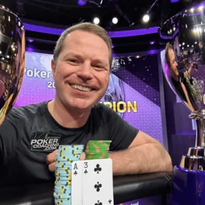 Pokerový coach sdíli 7 rad, které mu vydělaly 250 milionů. A vám zlepší život Pokerový coach sdíli 7 rad, které mu vydělaly 250 milionů. A vám zlepší život