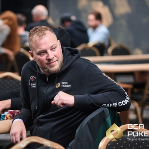 Češi ničí GCA Main Event hned od začátku! Rychetský a Unavenej mezi chipleadery