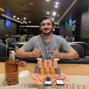 ShowDown: V druhém turnaji Summer Festivalu opět deal, točku o trofeje vyhrál Rafail Afandiyev