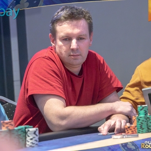 King's Resort: Richard Hromčík a Reprodrozd dnes ve finále Sharkbay €1Million Main Eventu budou bojovat o 3.500.000 Kč King's Resort: Richard Hromčík a Reprodrozd dnes ve finále Sharkbay €1Million Main Eventu budou bojovat o 3.500.000 Kč