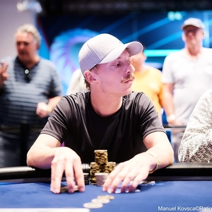 EPT Barcelona: Jakub Štěrba vydoloval z finálového stolu PS Open Main Eventu 3.900.000 Kč! EPT Barcelona: Jakub Štěrba vydoloval z finálového stolu PS Open Main Eventu 3.900.000 Kč!