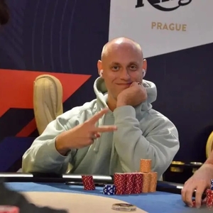 WSOPE: David Eiselt vede početnou domácí páteční sestavu v Colossusu