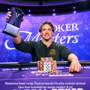 Alex Foxen slaví první živý titul na Poker Masters, desátý v rámci PGT Alex Foxen slaví první živý titul na Poker Masters, desátý v rámci PGT