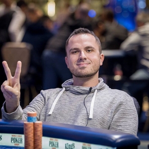 PokerStars EPT Malta den 4: Jakub Dobiáš ITM v PS Open Main Eventu, Lukáš Přibyl postupuje v Top 10 PS Open Cupu