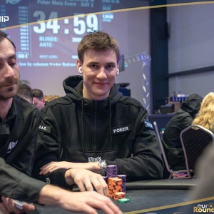 King’s Resort: Chipleader 2121 vede českou sestavu do finále BPC Main Eventu, záda mu kryjí 4 spolubojovníci