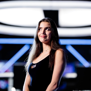 Šachy s výbuchy, magií a 40 hráči? Alexandra Botez spouští šachovou apokalypsu