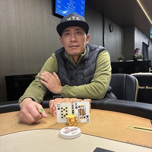 Showdown: Marian ovládl turnaj o 150.000 Kč, na fotce ale pózuje bronzový Fun Din Dung