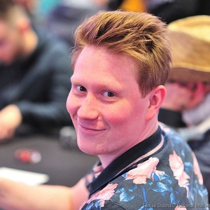 EPT Prague: Michal Schuh je šampionem €1.100 NLH Freezeoutu, za titul bere 1.400.000 Kč!