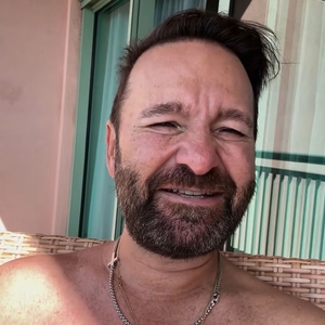 Chidwick vypálil 10 nábojů, Negreanu 8. 