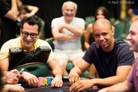 Antonio Esfandiari a Phil Ivey