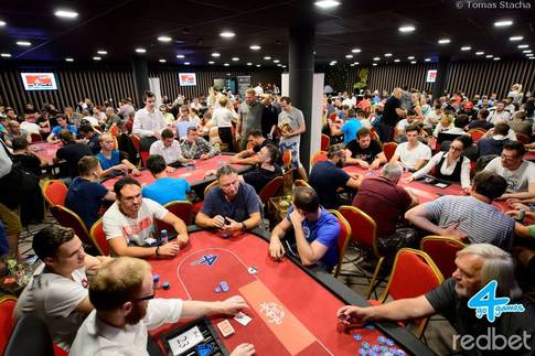 Hrac&iacute; s&aacute;l kasina Go4games Hodolany