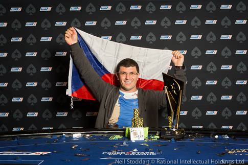 Leon Tsoukernik, šampion €50.000 Super High Roller Leon Tsoukernik, šampion €50.000 Super High Roller