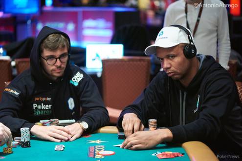Fedor Holz a Phil Ivey Fedor Holz a Phil Ivey